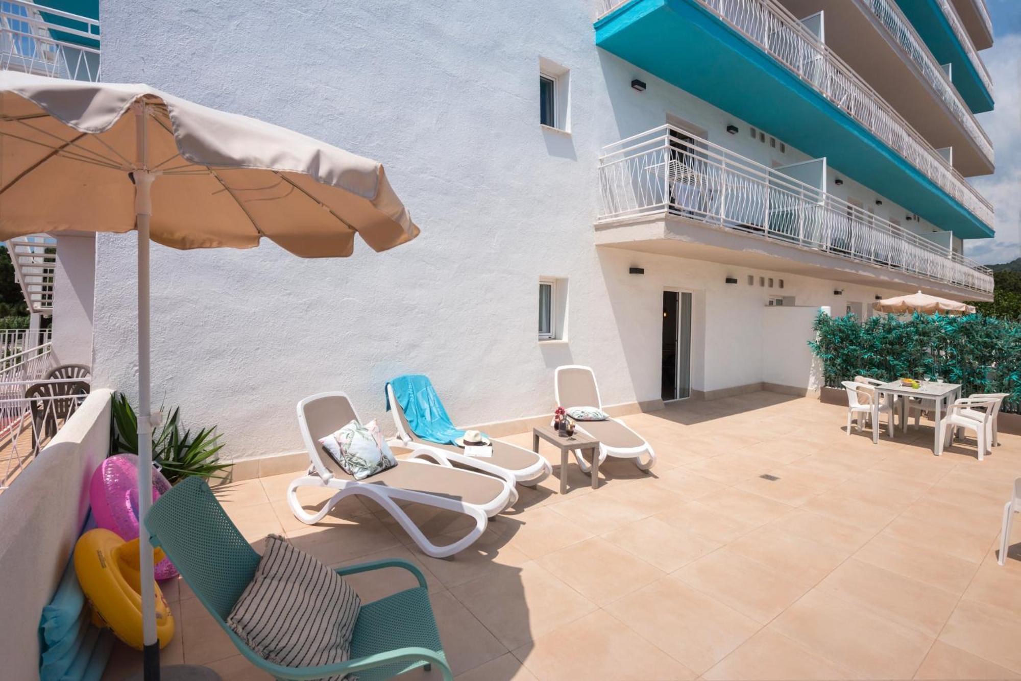 Bamblue Boutique Apartments ピネダ・デ・マール エクステリア 写真